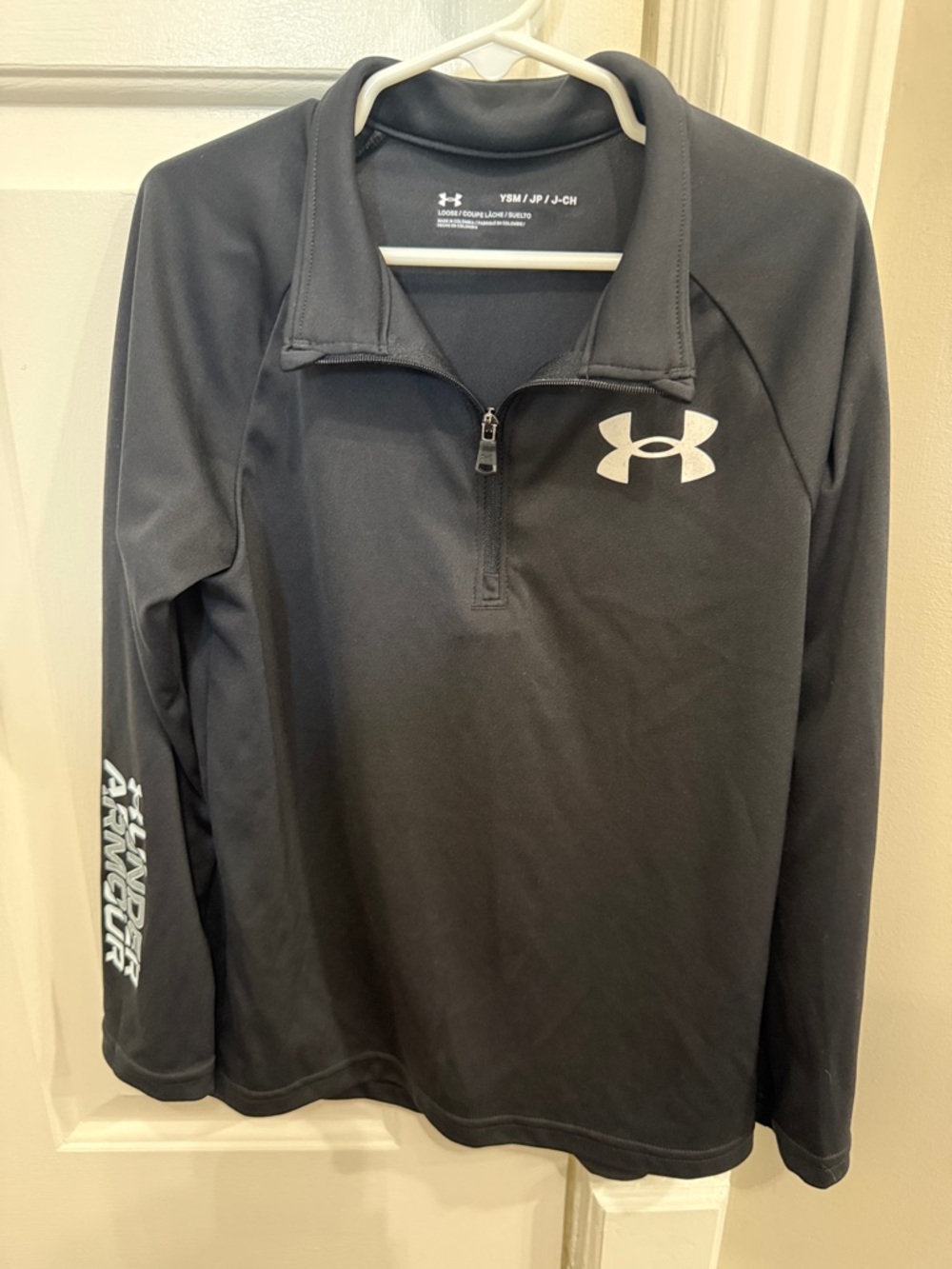 Under Armour Black Quarter-Zip Pullover with White Logo size Small